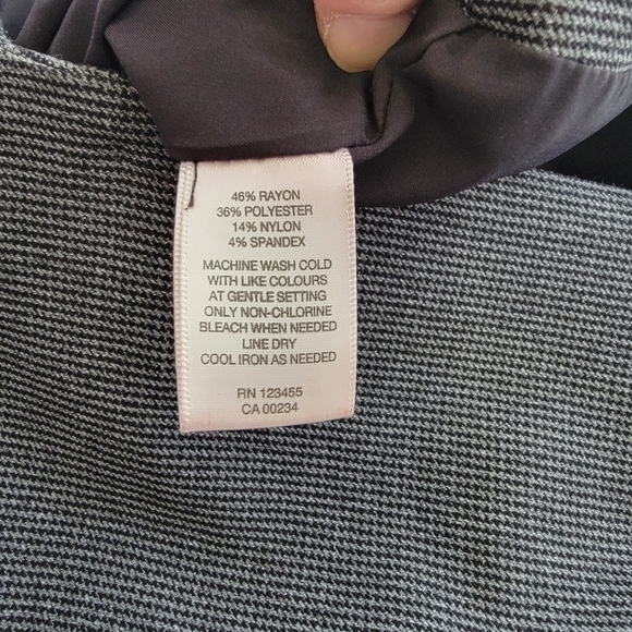 Lord and Taylor Pencil Skirt Fully Lined Size 4P - Picture 5 of 6